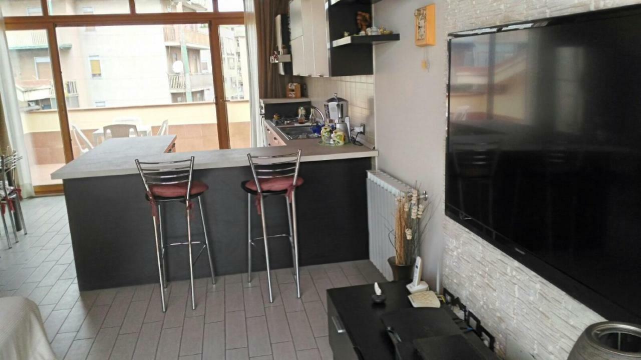 A Due Passi Da Tutto Apartment Catania Luaran gambar
