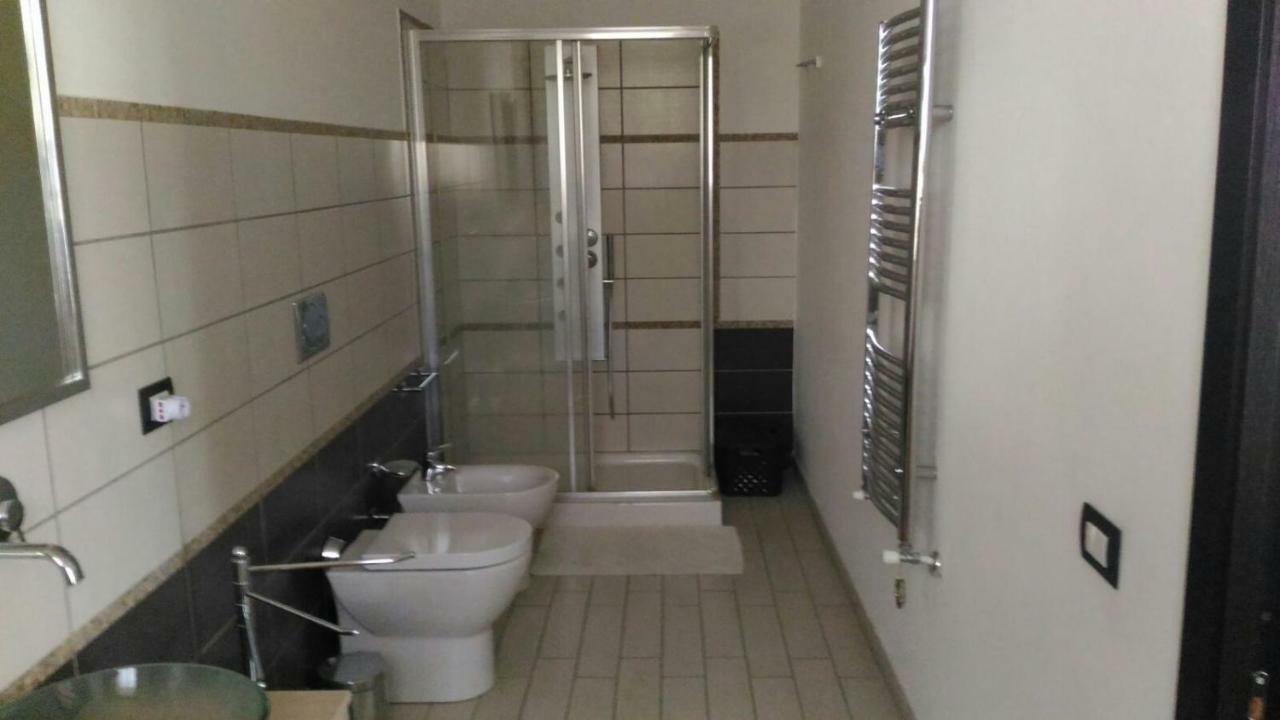 A Due Passi Da Tutto Apartment Catania Luaran gambar