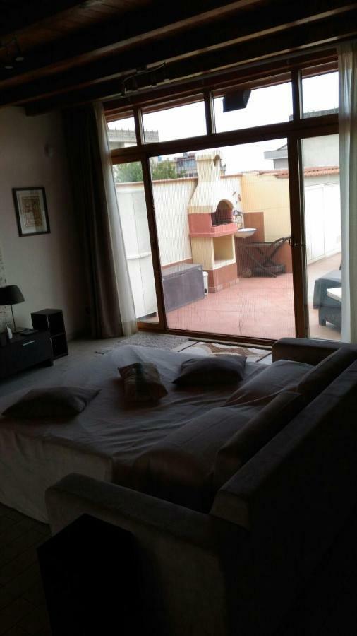 A Due Passi Da Tutto Apartment Catania Luaran gambar