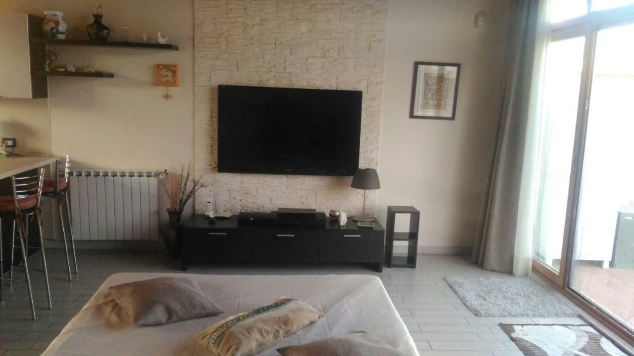 A Due Passi Da Tutto Apartment Catania Luaran gambar