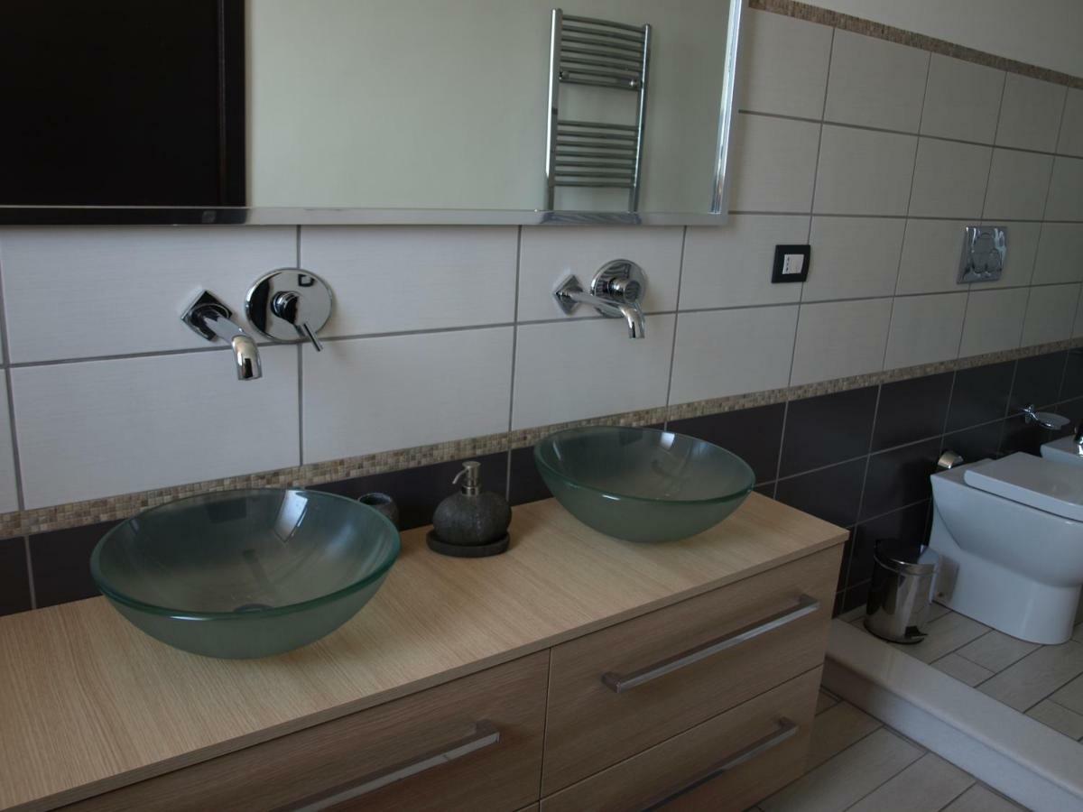 A Due Passi Da Tutto Apartment Catania Luaran gambar