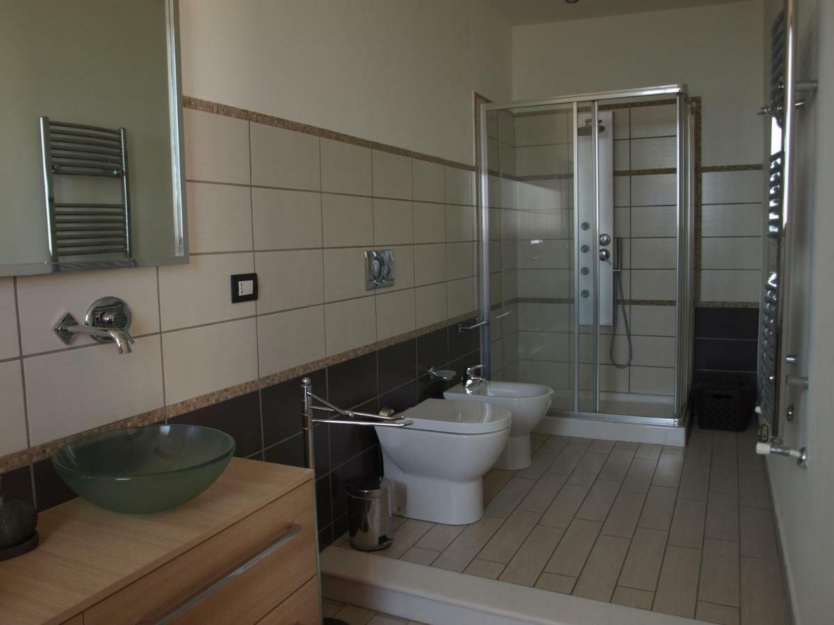 A Due Passi Da Tutto Apartment Catania Luaran gambar